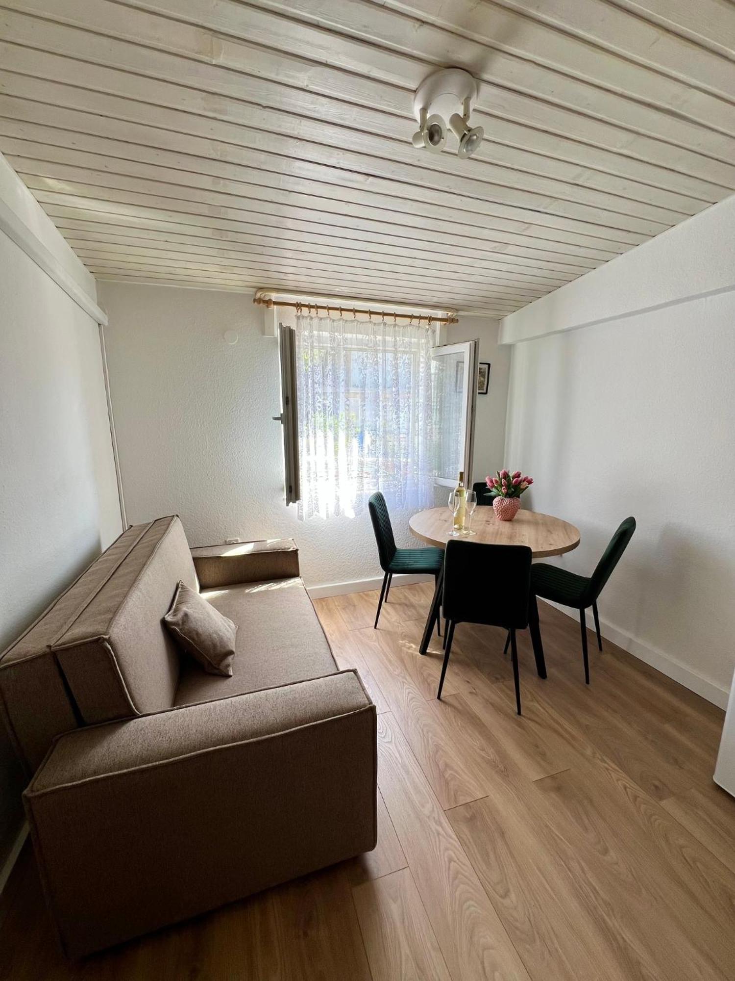 Apartment Jole Razanj Exterior photo
